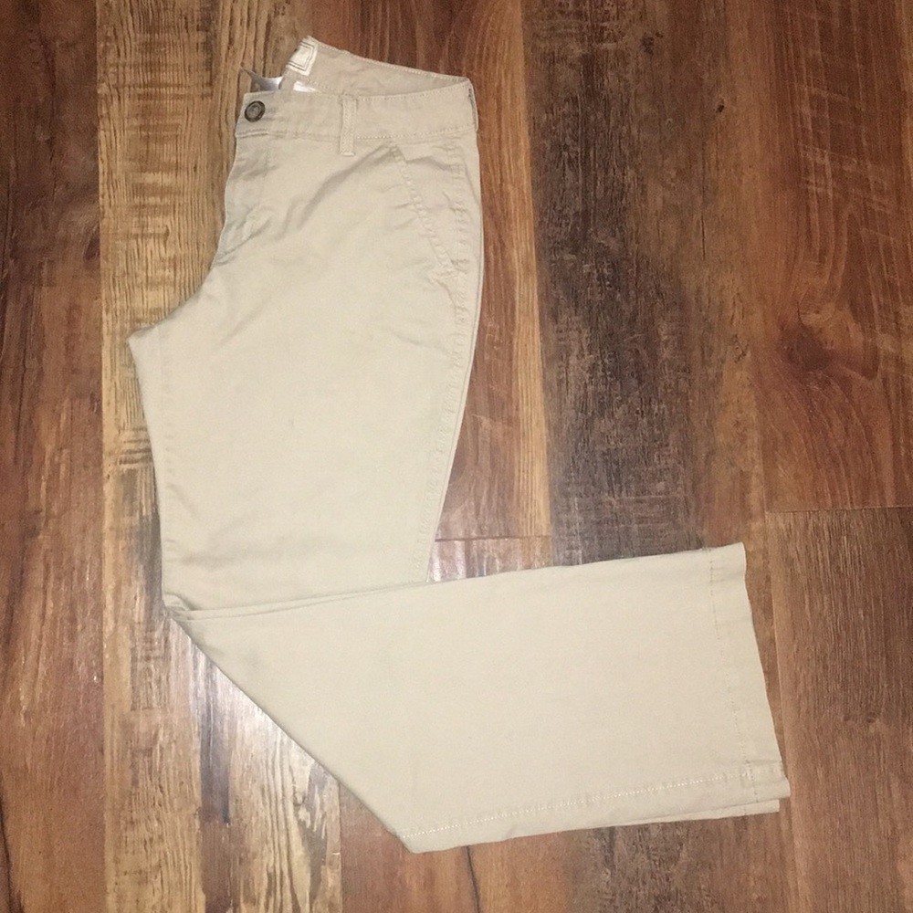 Old Navy Khaki pants size 4 short